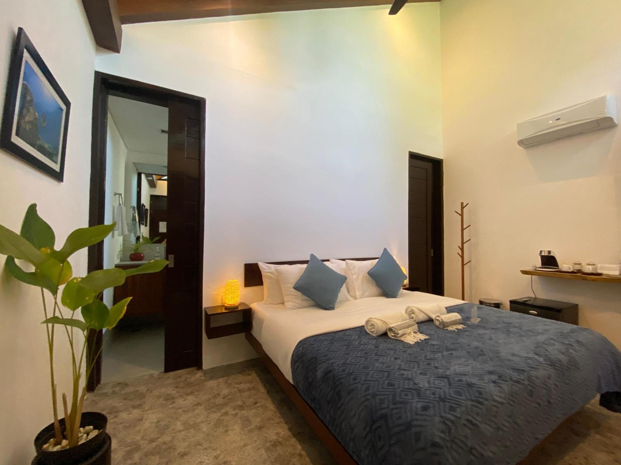 Amila Dive Beach Resort Sipalay Exterior foto
